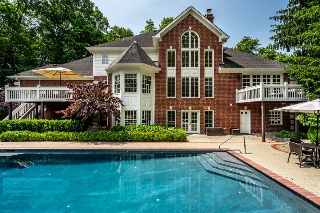 7341 N. Washington Blvd.